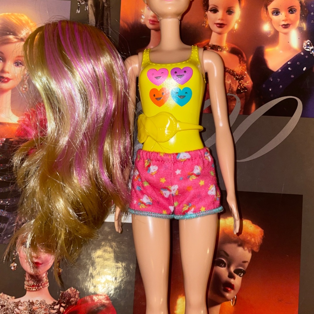 Barbie - Picture 2 of 4